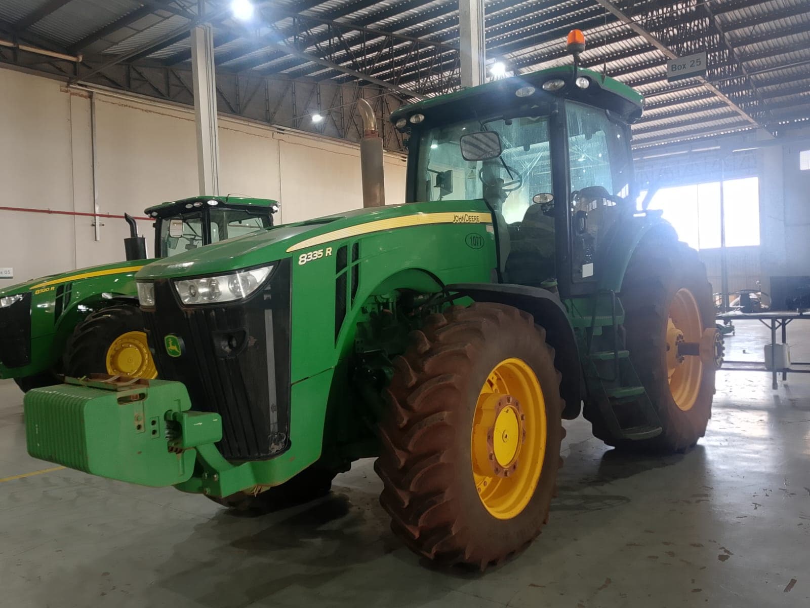 John Deere 8335R